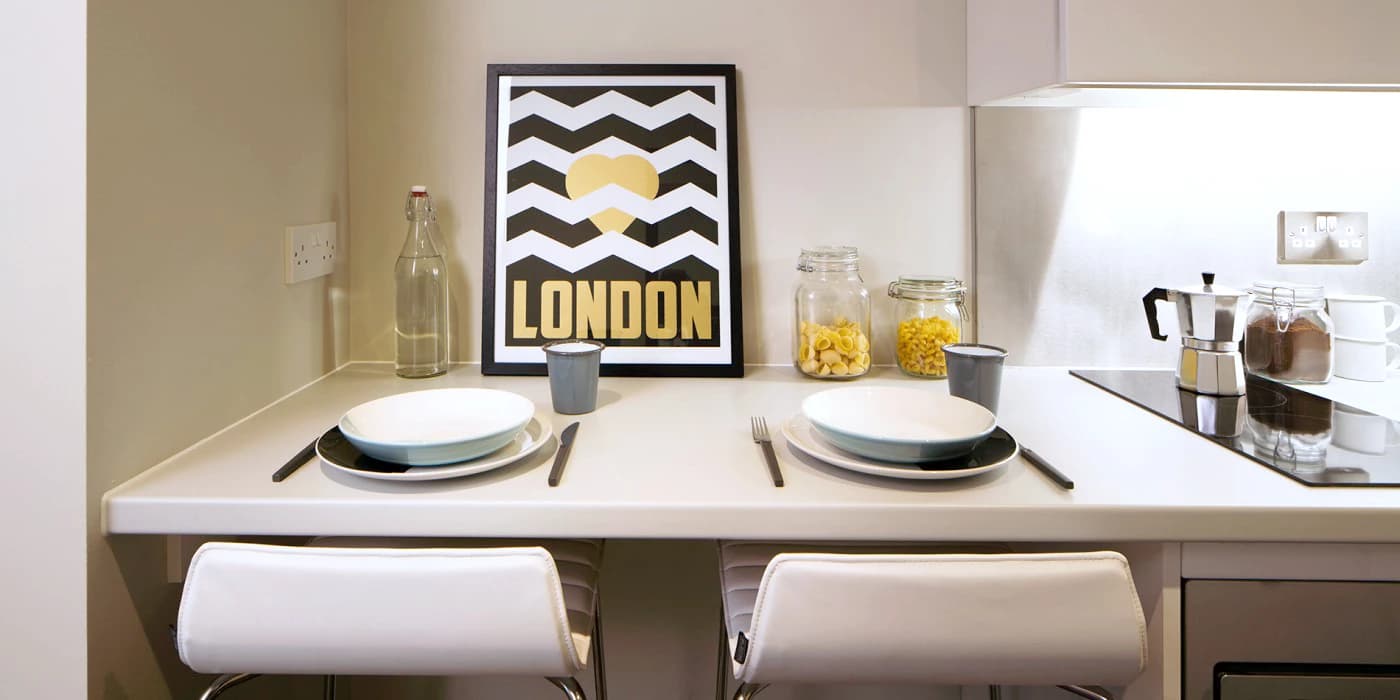 Platinum 1 Bed Kitchen